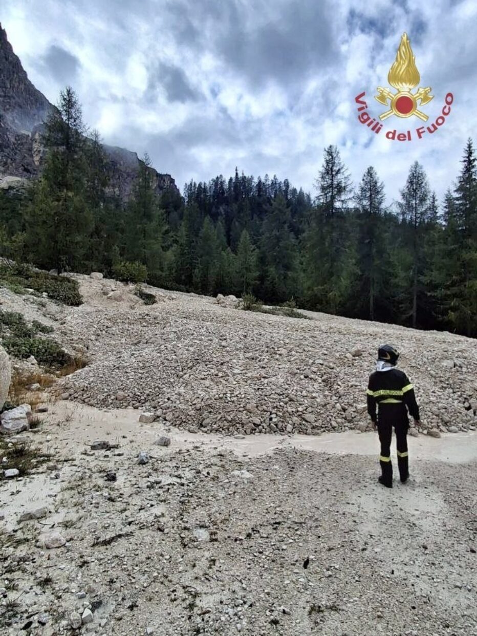 PASSO STAULANZA, BORCA DI CADORE: FRANA SULLA STRADA PER IL RIFUGIO CITTÀ DI FIUME, IN CORSO LE VERIFICHE