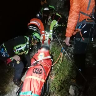 Escursionista ritrovato nella notte e recuperato in gravi condizioni