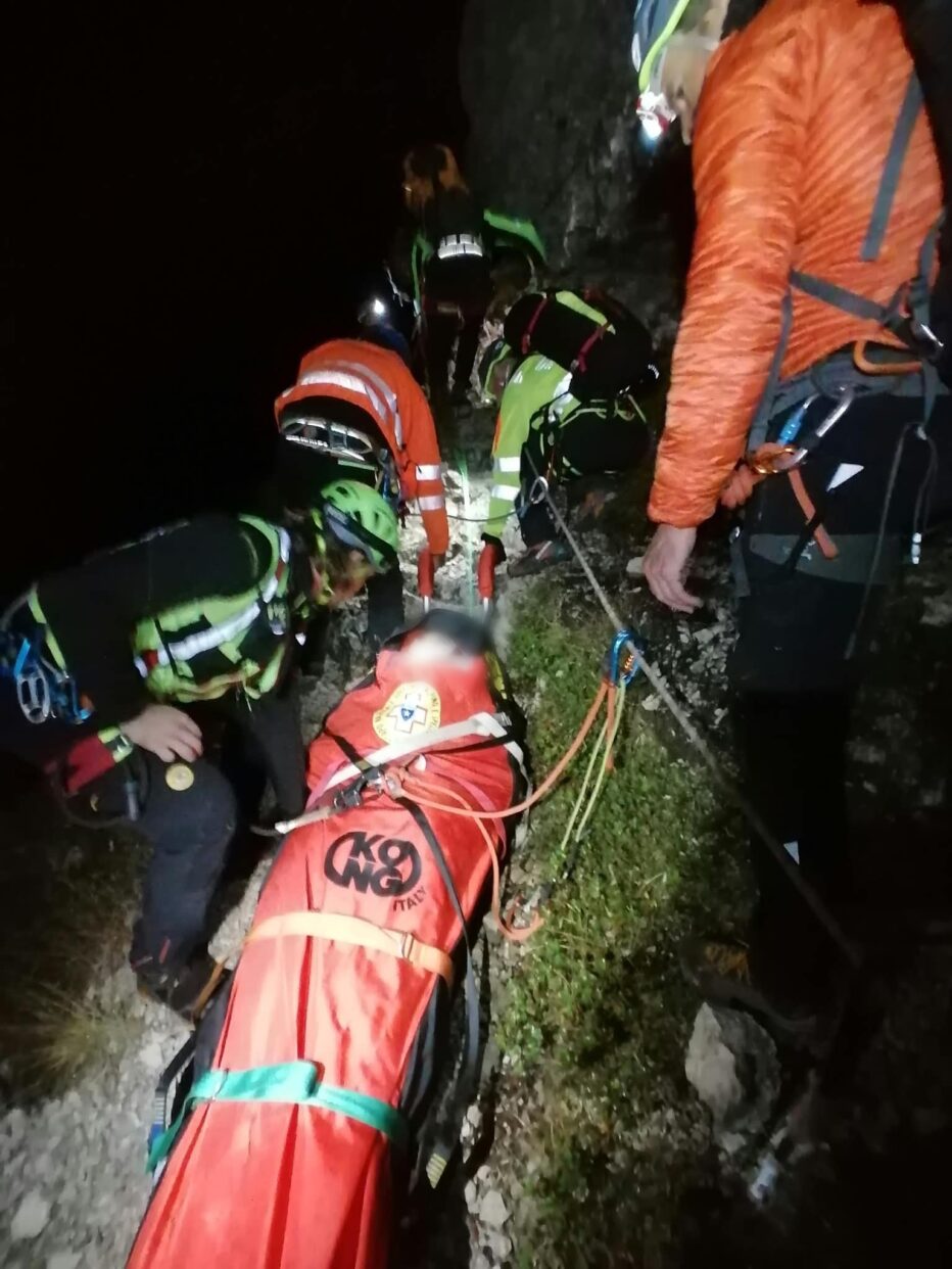 Escursionista ritrovato nella notte e recuperato in gravi condizioni